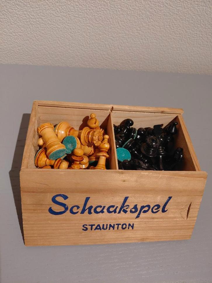 Staunton vintage schaakset, Hobby en Vrije tijd, Gezelschapsspellen | Bordspellen, Gebruikt, Een of twee spelers, Ophalen of Verzenden