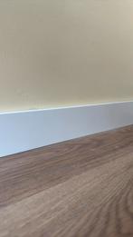 9x MDF plinten RAL9010 gelakt – 90 mm hoog, 2,4 m – nieuw, Doe-het-zelf en Verbouw, Plinten en Afwerking, Ophalen, Nieuw, Mdf