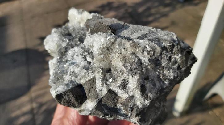 RB047 Grotere Calciet Anduze Frankrijk mineralen verzameling, Verzamelen, Mineralen en Fossielen, Mineraal, Ophalen of Verzenden