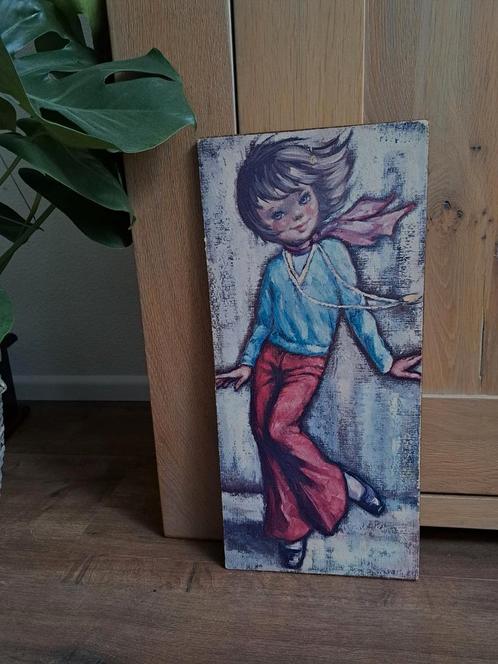 Vintage schilderij hardboard meisje broek/trui/sjaal 48-22cm, Huis en Inrichting, Woonaccessoires | Schilderijen, Tekeningen en Foto's