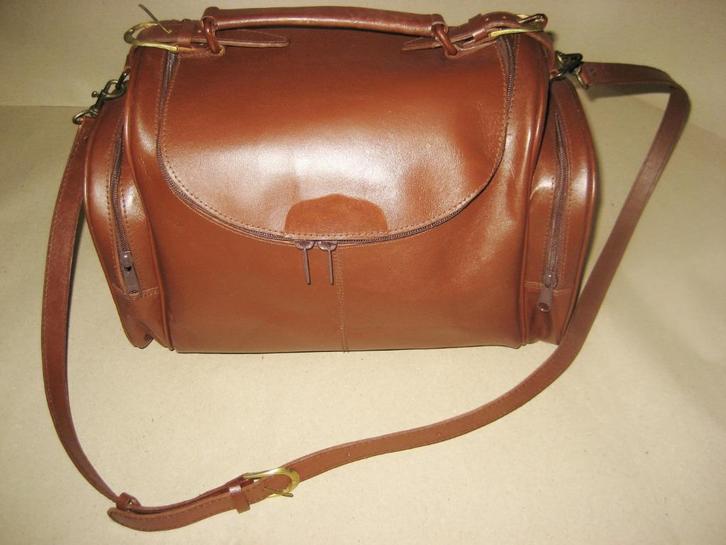 LEREN TAS voor vele doeleinden te gebruiken bruin of zwart, Sieraden, Tassen en Uiterlijk, Tassen | Schoudertassen, Nieuw, Zwart
