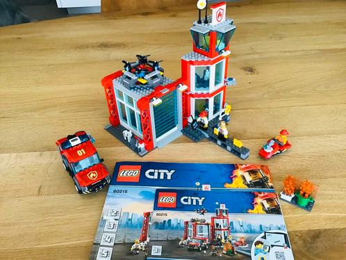 LEGO City 60215, Brandweerkazerne, compleet en ZGAN, Kinderen en Baby's, Speelgoed | Duplo en Lego, Zo goed als nieuw, Lego, Complete set