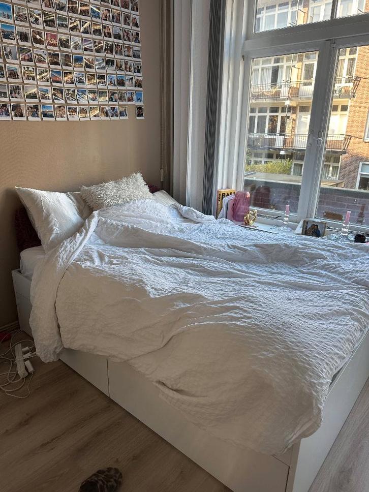 Brimnes ikea bed wit met matras, Huis en Inrichting, Slaapkamer | Bedden, Zo goed als nieuw, Tweepersoons, 140 cm, 200 cm, Hout