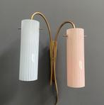 50 jaren messing wand lamp 2 glas hang koker roze & blauw, Huis en Inrichting, Ophalen of Verzenden, Gebruikt, Glas, Vintage