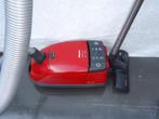 Zeer krachtige 1800 watt Miele stofzuiger rood, Witgoed en Apparatuur, Stofzuigers, Stofzuiger, Ophalen, Stofzak, 1600 tot 2000 watt