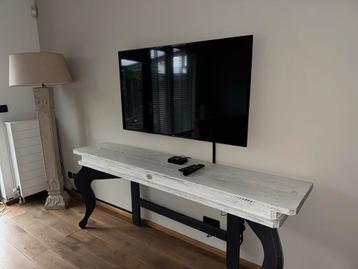 TV - Samsung inclusief tv kast. Doe een goed bod. beschikbaar voor biedingen