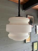 Vintage mid century opaal glazen hanglamp, Huis en Inrichting, Lampen | Hanglampen, Gebruikt, Mid century  vintage deens jaren 60