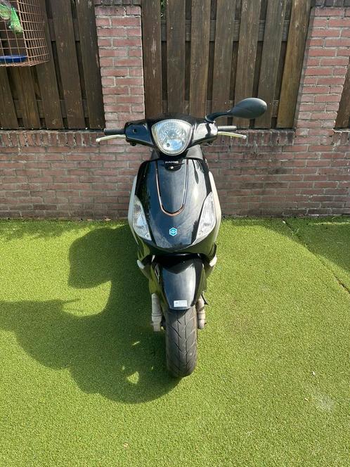Piaggo fly 50cc 4t snorscooter, Fietsen en Brommers, Scooters | Piaggio, Gebruikt, Fly, Maximaal 25 km/u, Benzine, Ophalen