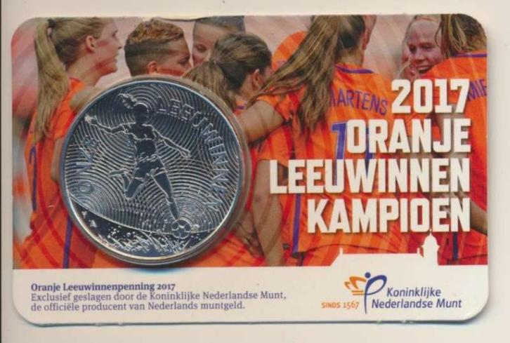 Nederland oranje leeuwinnen penning 2017 in coincard, Postzegels en Munten, Penningen en Medailles, Overige materialen, Nederland
