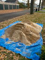 Geel zand met af en toe een steen, Tuin en Terras, Zand, Ophalen