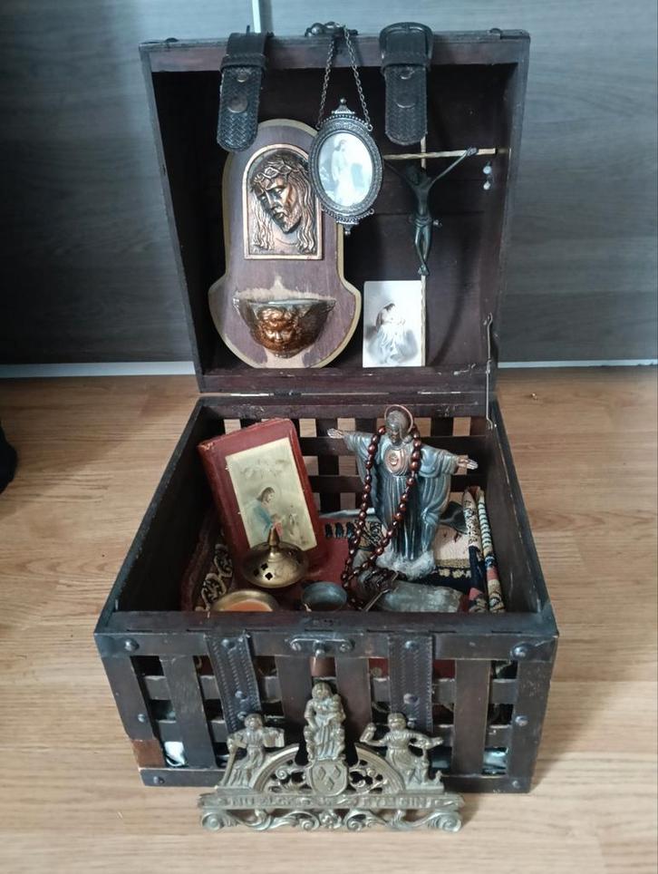 Altaar kistje, Antiek en Kunst, Antiek | Overige Antiek, Ophalen of Verzenden