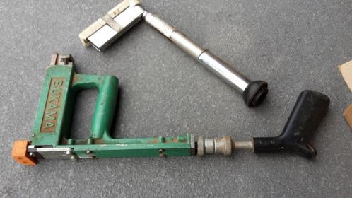 Handtacker platennagelaar handnieter Bukama incl veel nieten, Doe-het-zelf en Verbouw, Gereedschap | Handgereedschap, Gebruikt