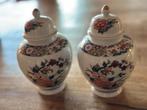 Twee decoratieve Chinese vazen met deksel, Ophalen of Verzenden