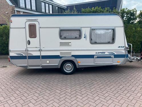 Fendt Saphir 450QB 2006, Caravans en Kamperen, Caravans, Particulier, tot en met 4, 1250 - 1500 kg, Treinzit, Fendt, Vast bed