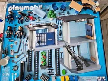 Playmobil politiebureau incl politieauto motor en helicoptor beschikbaar voor biedingen