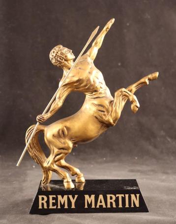 Remy Martin sculptuur van een centaur