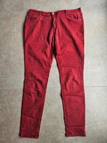 Rode jeans XL/L.32 beschikbaar voor biedingen