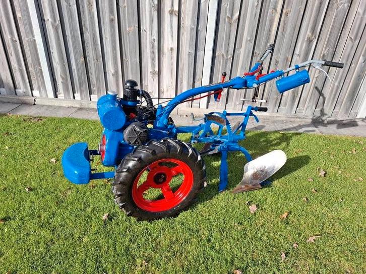 Gutbrod U5 1assige tractor 1961 met ploeg, Doe-het-zelf en Verbouw, Gereedschap | Freesmachines, Benzine, Tuinfrees, Ophalen