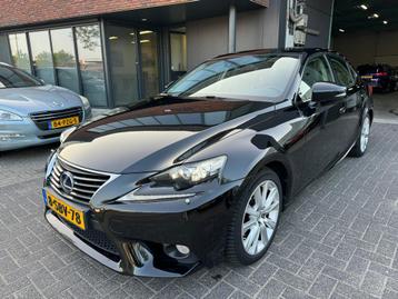 Lexus IS 300h XENON LEDER CRUISE DEALER ONDERHOUDEN ORIG NL  beschikbaar voor biedingen