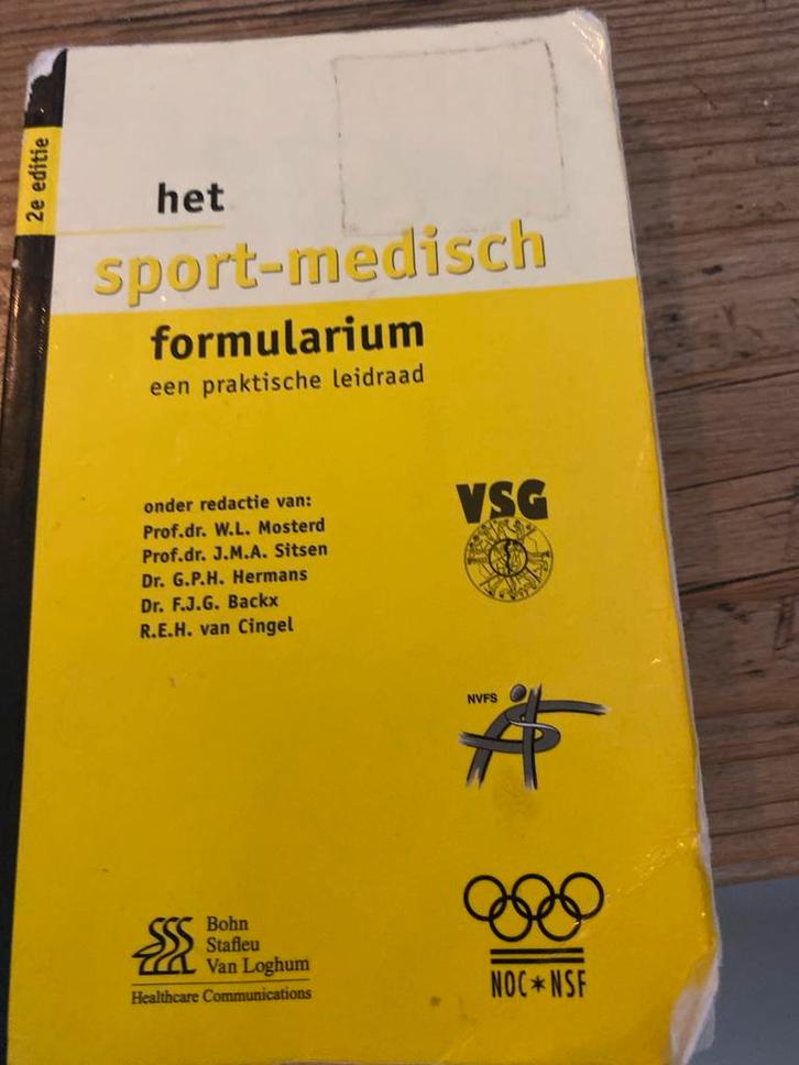 Sport-Medisch Formulier 2e editie, Boeken, Sportboeken, Gelezen, Overige sporten, Ophalen of Verzenden