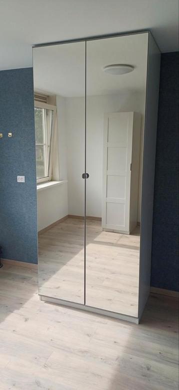 IKEA kleding kast met schoenenlade.