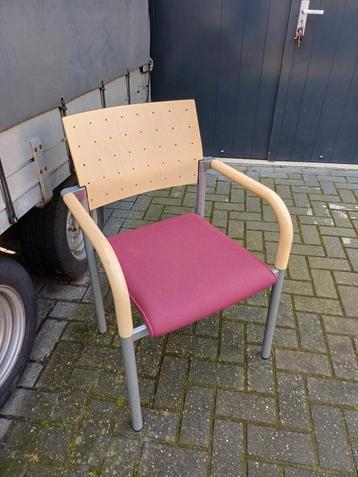 28 x luxe stapelstoelen kantine kantoor partij stoelen  beschikbaar voor biedingen