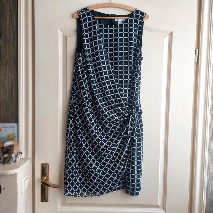 Jurkje WHBM *( White house black market ) 40, Kleding | Dames, Jurken, Zo goed als nieuw, Zwart, Knielengte, Ophalen of Verzenden