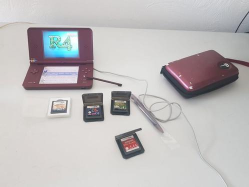 met 300 spellen, Spelcomputers en Games, Spelcomputers | Nintendo DS, Zo goed als nieuw, DS Original of Phat, Rood, Met games