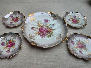 Petit four set schaal met schaaltjes beschikbaar voor biedingen