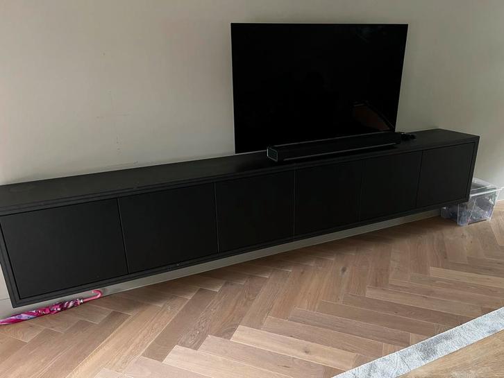 Zwarte MDF TV meubel - Zwevend, Huis en Inrichting, Kasten | Televisiemeubels, Gebruikt, Minder dan 100 cm, 200 cm of meer, 25 tot 50 cm