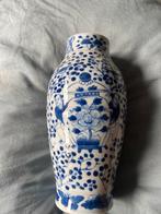 Antieke Chinese blauw-witte vaas – Kangxi stijl – 19e eeuw, Ophalen of Verzenden