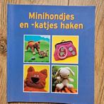 Haakboek Minihondjes en -katjes haken, Ophalen of Verzenden, Zo goed als nieuw, Astrologie, Overige typen