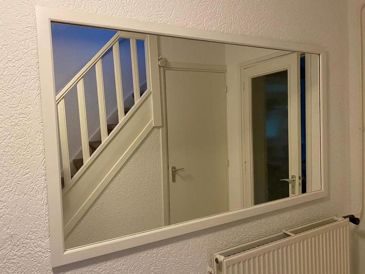 Grote Rechthoekige Spiegel met Witte Lijst, Huis en Inrichting, Woonaccessoires | Spiegels, Zo goed als nieuw, 100 tot 125 cm