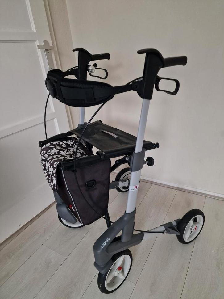 Rollator Topro troja 5G in goede staat., Diversen, Rollators, Zo goed als nieuw, Lichtgewicht, Opvouwbaar, Ophalen of Verzenden
