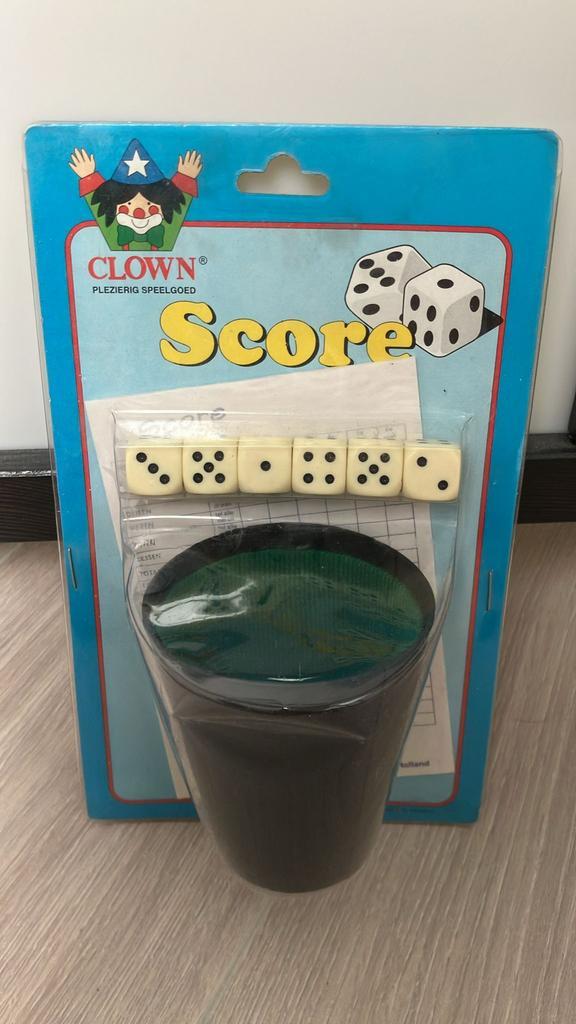 Nieuw dobbelspel yahtzee beker met 6 dobbelstenen, Hobby en Vrije tijd, Gezelschapsspellen | Overige, Zo goed als nieuw, Ophalen of Verzenden