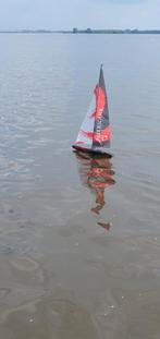 RC zeilboot, Ophalen of Verzenden, Zo goed als nieuw