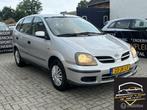 Nissan Almera Tino 1.8 Luxury airco, trekhaak lange apk !, Auto's, Nissan, 4 cilinders, 700 kg, Almera Tino, Origineel Nederlands