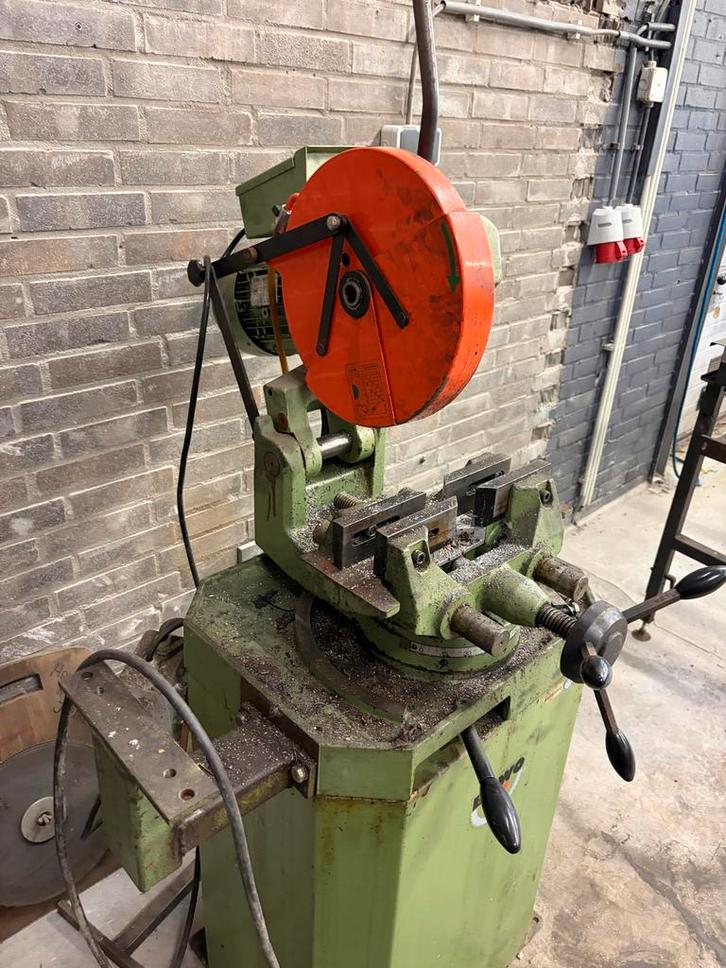 Bewo Afkortzaag 315 LT 400 volt + Rollenbank - 315 LT, Zakelijke goederen, Machines en Bouw | Industrie en Techniek, Ophalen
