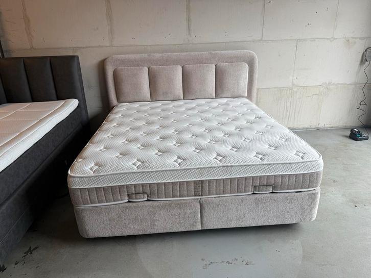 Luxe Boxspring 180x200 Teddy Taupe + Nachtkastjes, Huis en Inrichting, Slaapkamer | Bedden, Nieuw, Tweepersoons, 180 cm, 200 cm