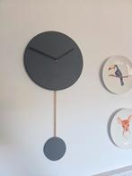 Zuiver Minimal wandklok, Ophalen of Verzenden, Zo goed als nieuw