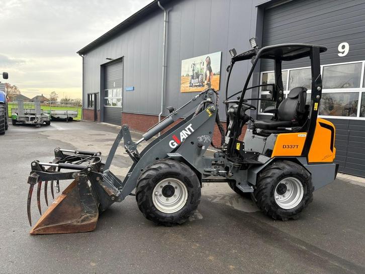 Giant D337T Shovel, Zakelijke goederen, Machines en Bouw | Kranen en Graafmachines, Wiellader of Shovel, Ophalen of Verzenden
