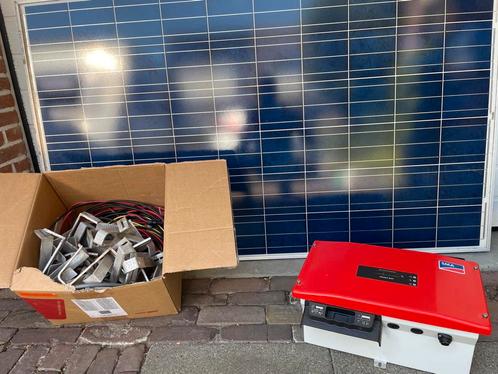 Set 10 panelen 1 omvormer doos bevestigingS materiaal, Doe-het-zelf en Verbouw, Zonnepanelen en Toebehoren, Gebruikt, Compleet systeem