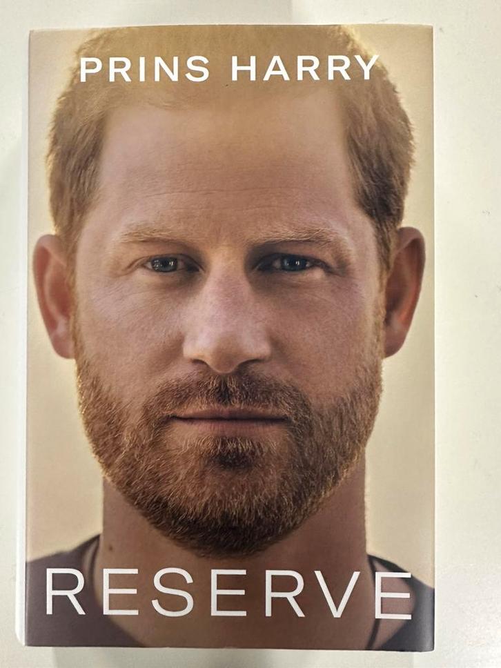 Harry Hertog van Sussex - Reserve, Boeken, Overige Boeken, Zo goed als nieuw, Ophalen of Verzenden