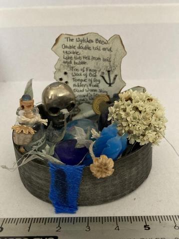 Miniatuur toverkist blauw beschikbaar voor biedingen