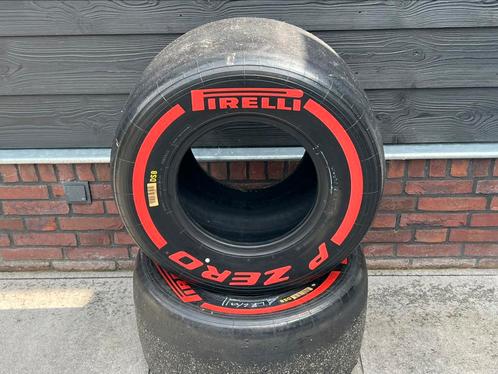 Formule 1 band Pirelli Rood - Soft (ACHTERBAND), Verzamelen, Automerken, Motoren en Formule 1, Gebruikt, Formule 1, Ophalen
