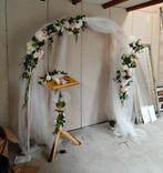 Bruiloft. Boog, lessenaar / preekstoel, spiegel., Ophalen