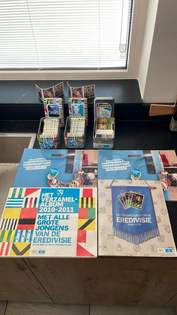 Veel losse voetbalplaatjes en complete boeken Albert Hein, Verzamelen, Overige Verzamelen, Zo goed als nieuw, Ophalen