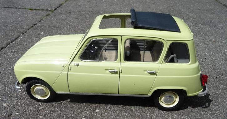Solido Renault 4L. Schaal 1:18. Made in France, 1998., Hobby en Vrije tijd, Modelauto's | 1:18, Gebruikt, Auto, Solido, Ophalen of Verzenden