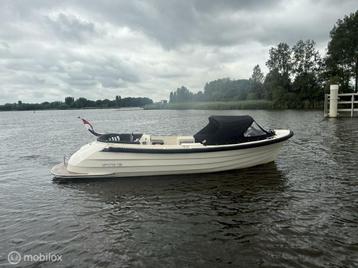 Lifestyle 700 Tender 4 cilinder diesel boegschroef beschikbaar voor biedingen