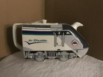 Keramiek/Porcelain theepot beschikbaar voor biedingen